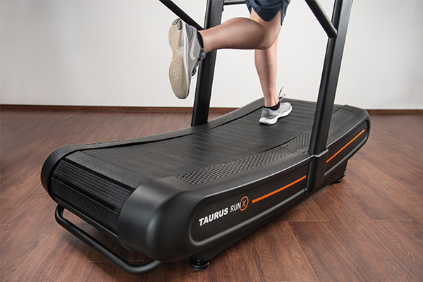 Taurus Run-X 2.0 Curved Treadmill